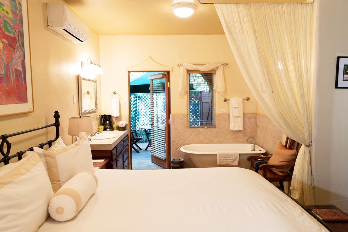 The Emerald Iguana Inn Ojai Buitenkant foto
